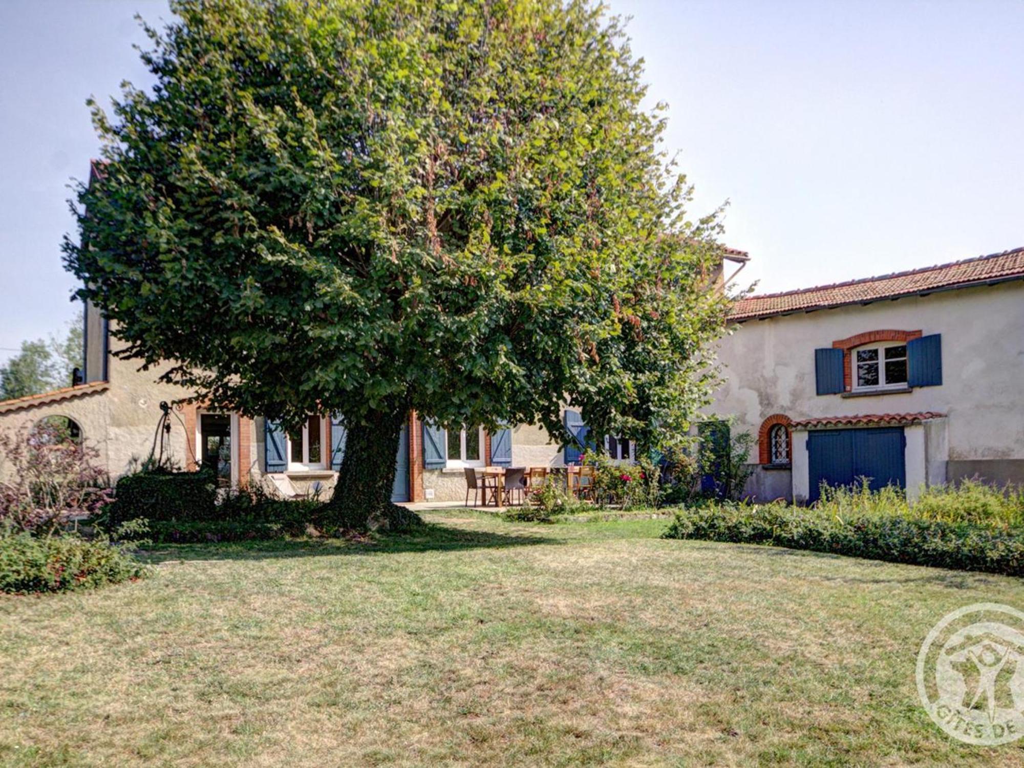Gite Spacieux Avec Jardin Arbore Et Jeux Enfants, A Proximite De St-Etienne Et Lyon - Fr-1-496-147 Montchal Εξωτερικό φωτογραφία